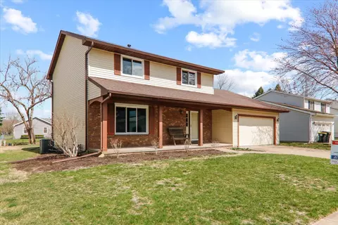1502 Adam Dr, Normal, IL 61761 photo 2