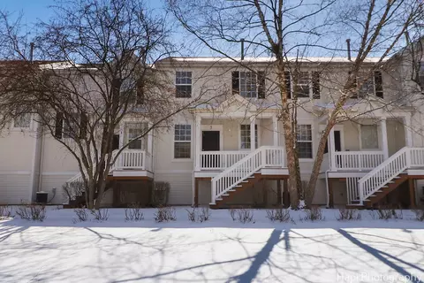 1534 Grand Dr #201-3, Dekalb, IL 60115