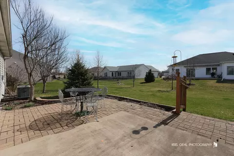 Exterior - 808 Madison Ave, Mchenry, IL 60050 photo 2 of 5