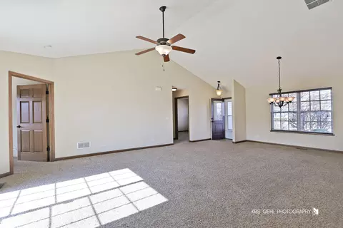 Living - 808 Madison Ave, Mchenry, IL 60050 photo 3 of 3
