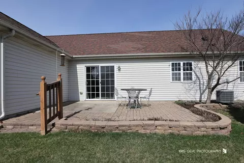 Exterior - 808 Madison Ave, Mchenry, IL 60050 photo 3 of 5