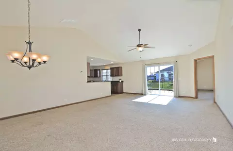 Living - 808 Madison Ave, Mchenry, IL 60050 photo 1 of 3