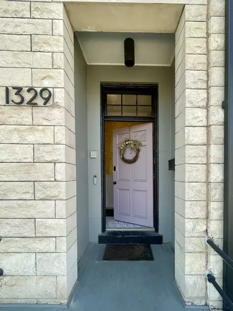 1329 E 50th St, Chicago, IL 60615 photo 2