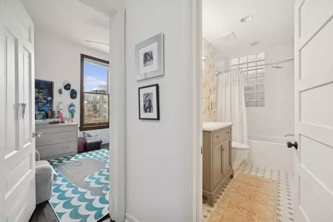 1329 E 50th St, Chicago, IL 60615 photo 18