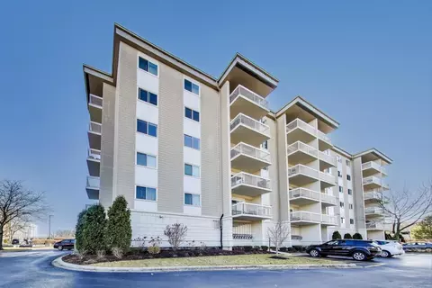 2020 Saint Regis Dr #208, Lombard, IL 60148