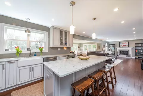 1629 Deer Run Rd, Gurnee, IL 60031 photo 5