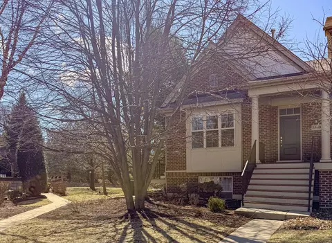 2459 Waterbury Ln, Buffalo Grove, IL 60089