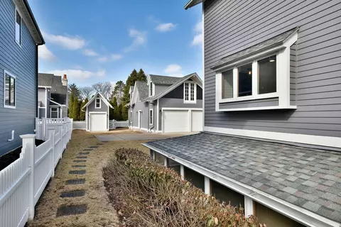 Exterior - 310 N Elm St, Itasca, IL 60143 photo 6 of 9