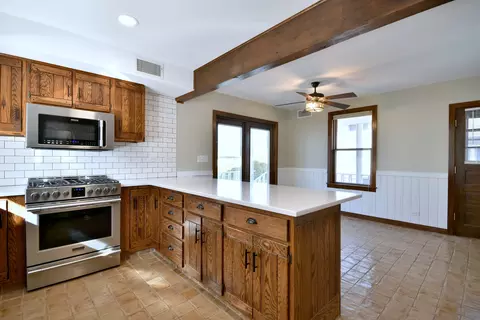 Kitchen - 310 N Elm St, Itasca, IL 60143 photo 2 of 5
