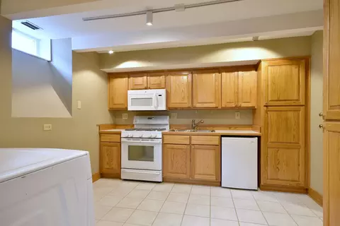 Kitchen - 310 N Elm St, Itasca, IL 60143 photo 5 of 5