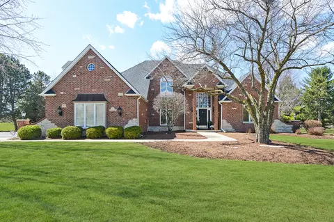 5 N794 Courcival Ln, Wayne, IL 60184