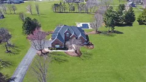 5 N794 Courcival Ln, Wayne, IL 60184 photo 2