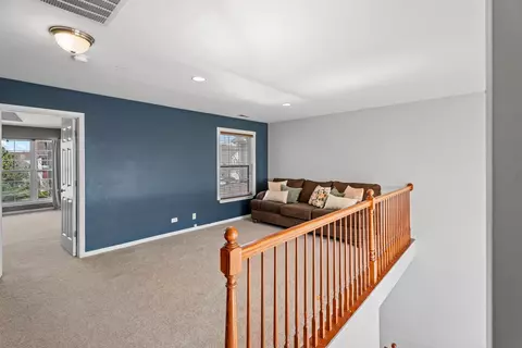 Entry Way - 2366 Georgetown Cir, Aurora, IL 60503 photo 2 of 3