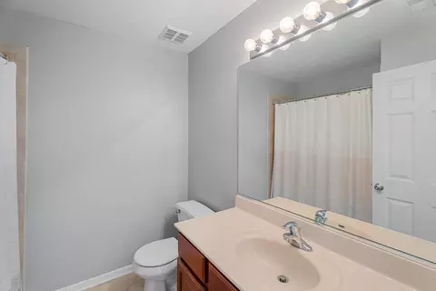 Bath - 2366 Georgetown Cir, Aurora, IL 60503 photo 2 of 2