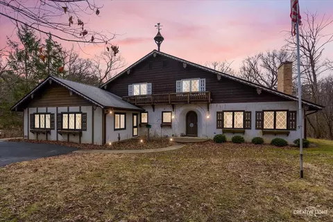 24 W035 Donwood Dr, Naperville, IL 60540