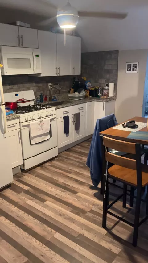 Kitchen - 426 Jackson St, Aurora, IL 60505 photo 1 of 3