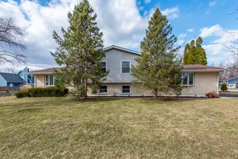 2602 5th St, Winthrop Harbor, IL 60096
