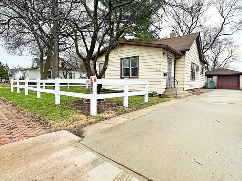 209 Penn St, Streator, IL 61364