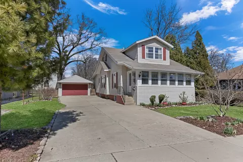 32 Junior Ave, Grayslake, IL 60030