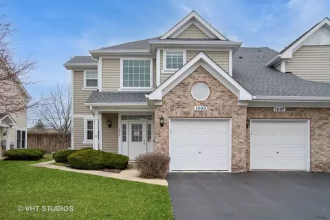 1007 Sheridan Cir, Naperville, IL 60563