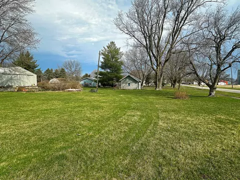 612 S Main St, Long Point, IL 61333 photo 17