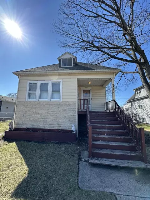 9310 S Albany Ave, Evergreen Park, IL 60805