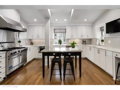 Kitchen - 33 E Bellevue Pl #PH-W7, Chicago, IL 60611 photo 1 of 4