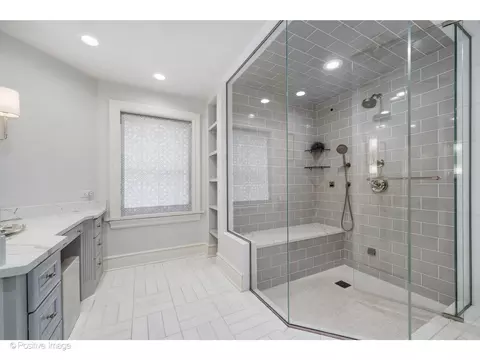Bath - 33 E Bellevue Pl #PH-W7, Chicago, IL 60611 photo 3 of 4