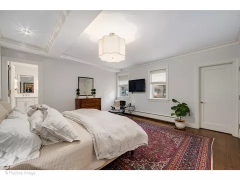 Bedroom - 33 E Bellevue Pl #PH-W7, Chicago, IL 60611 photo 2 of 3