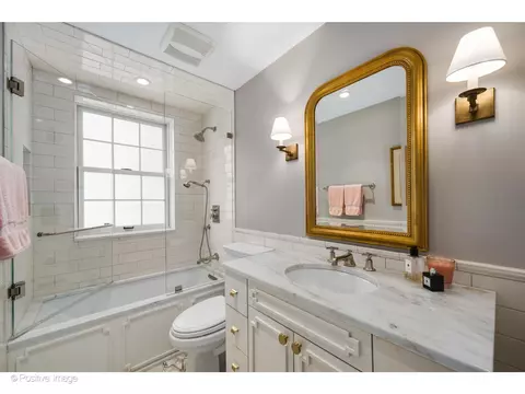 Bath - 33 E Bellevue Pl #PH-W7, Chicago, IL 60611 photo 4 of 4