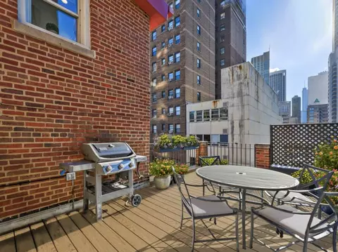 Exterior - 33 E Bellevue Pl #PH-W7, Chicago, IL 60611 photo 2 of 2