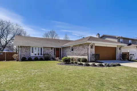 607 E Pennsylvania Ct, Arlington Heights, IL 60005
