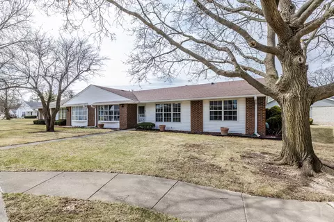 7304 Dunwood Ct #116, Fox Lake, IL 60020