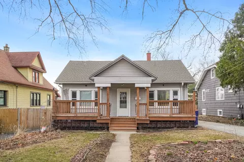 709 S Riverside Dr, Villa Park, IL 60181