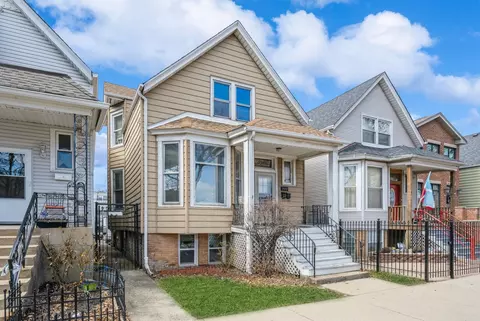 2942 N Whipple Ave, Chicago, IL 60618