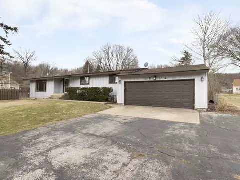 1212 Merrill Ave W, Algonquin, IL 60102