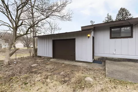 Exterior - 1212 Merrill Ave W, Algonquin, IL 60102 photo 2 of 3