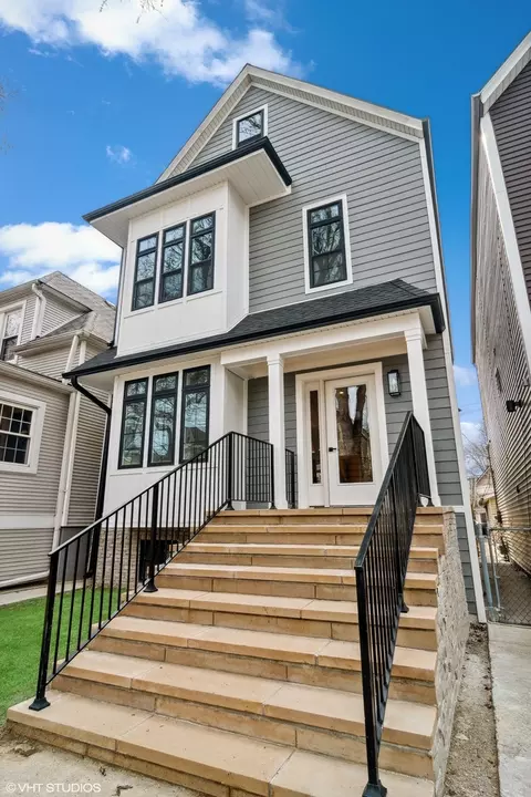 1827 W Fletcher St, Chicago, IL 60657