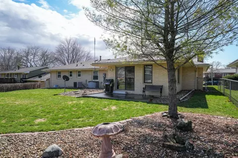 212 Riss Dr, Normal, IL 61761 photo 8