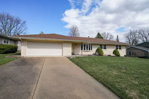 212 Riss Dr, Normal, IL 61761 photo 4