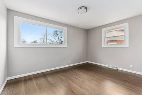 Bedroom - 17111 Elm Dr, Hazel Crest, IL 60429 photo 3 of 3