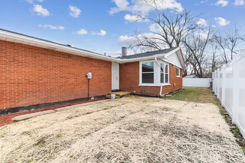 Exterior - 17111 Elm Dr, Hazel Crest, IL 60429 photo 4 of 4