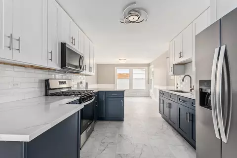 Kitchen - 17111 Elm Dr, Hazel Crest, IL 60429 photo 1 of 2