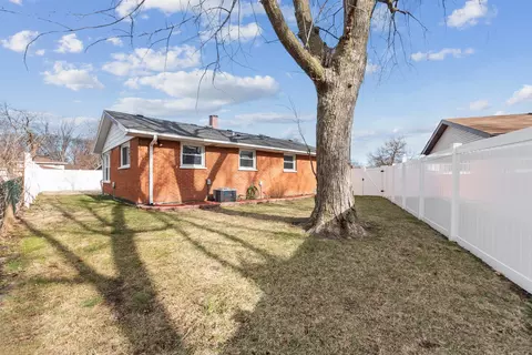Exterior - 17111 Elm Dr, Hazel Crest, IL 60429 photo 3 of 4