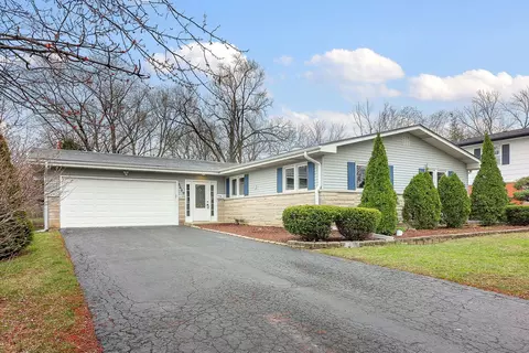 5609 Snowdrop Ln, Lisle, IL 60532