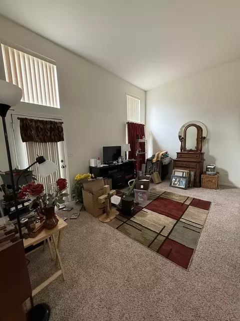 Living - 249 Millers Xing, Itasca, IL 60143 photo 1 of 1