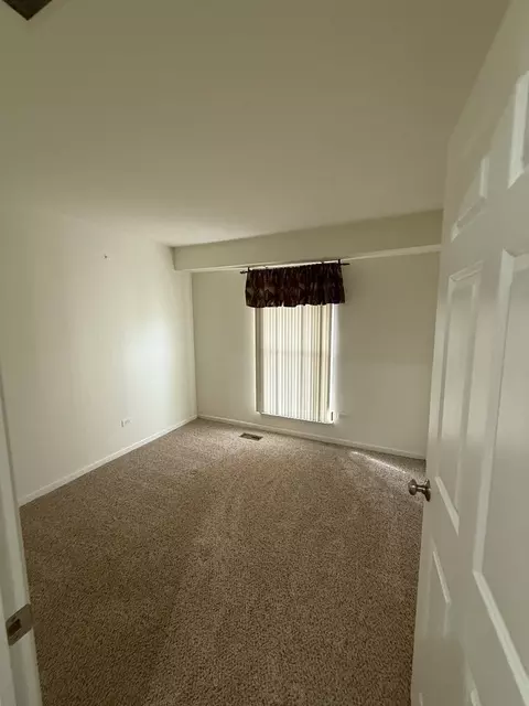 Bedroom - 249 Millers Xing, Itasca, IL 60143 photo 1 of 1