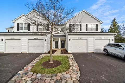 3082 Falling Waters Ln, Lindenhurst, IL 60046