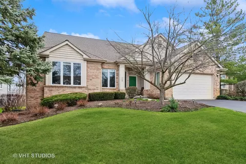 72 Brittany Dr, Cary, IL 60013