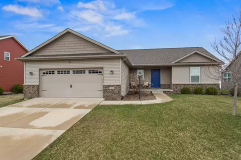 2004 Rylan Rd, Mahomet, IL 61853